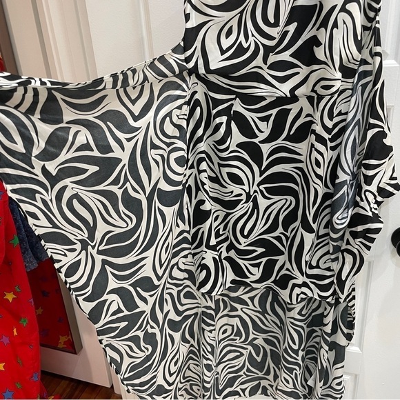 Donna Morgan Printed One Shoulder Tie Waist Dress with Draped Skirt Size 4 - Picture 6 of 16